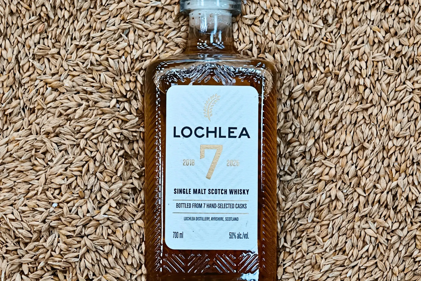 Lochlea 7 Jahre Whisky liegt in Gerste