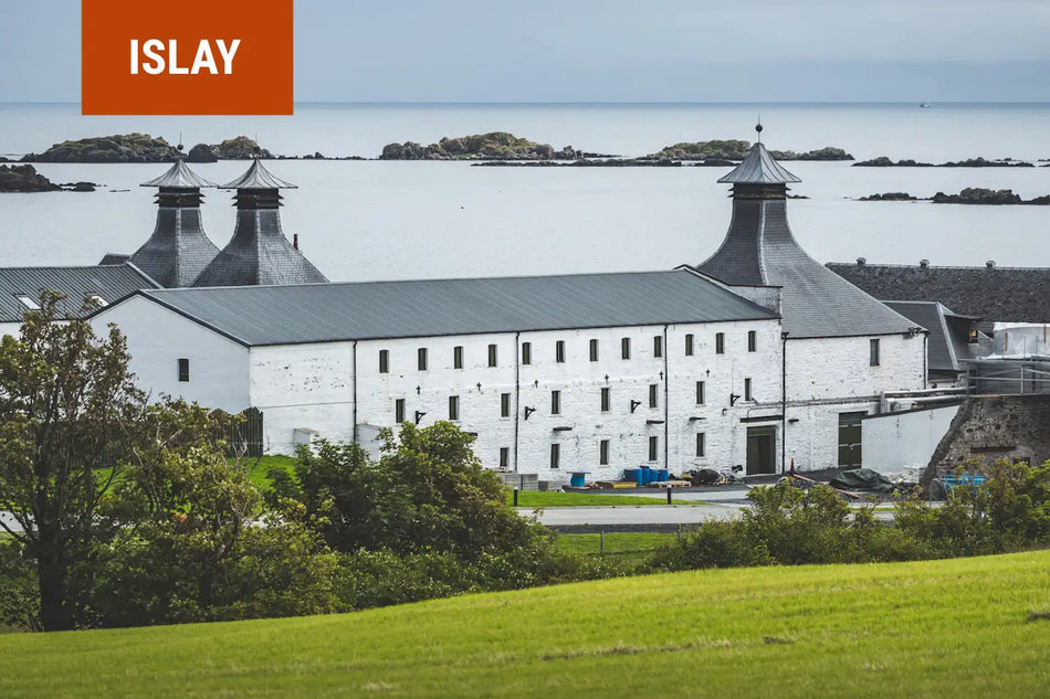 Whiskybrenerei auf der schottischen Insel Islay