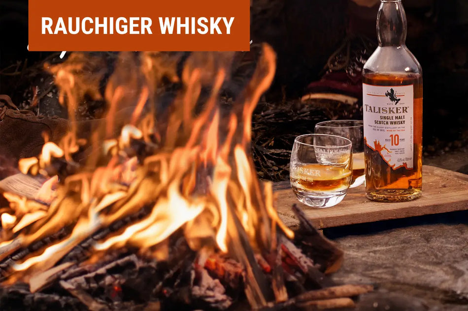 Eine Flasche und Glas Talisker 10 Jahre Whisky