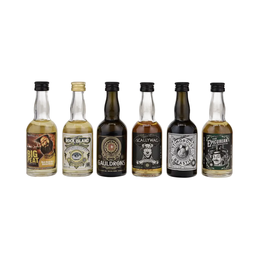 Douglas Laings Remarkable Regonal Malts mit den sechs Whiskys Big Peat, Rock Island, Gauldrons, Scallywag, Timorous Beaste und Epicurean Blended Malt Scotch Whisky