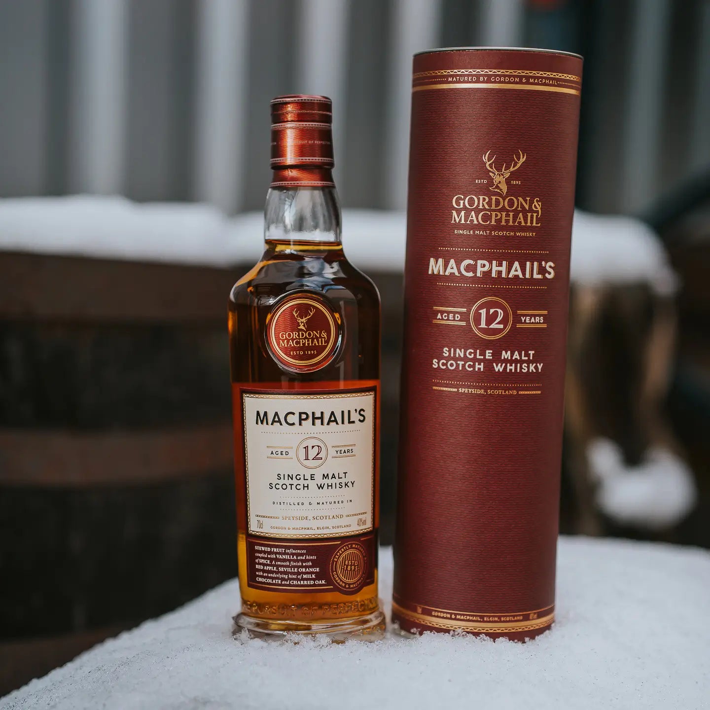 MacPhail's 12 Jahre Single Malt Whisky im Schnee