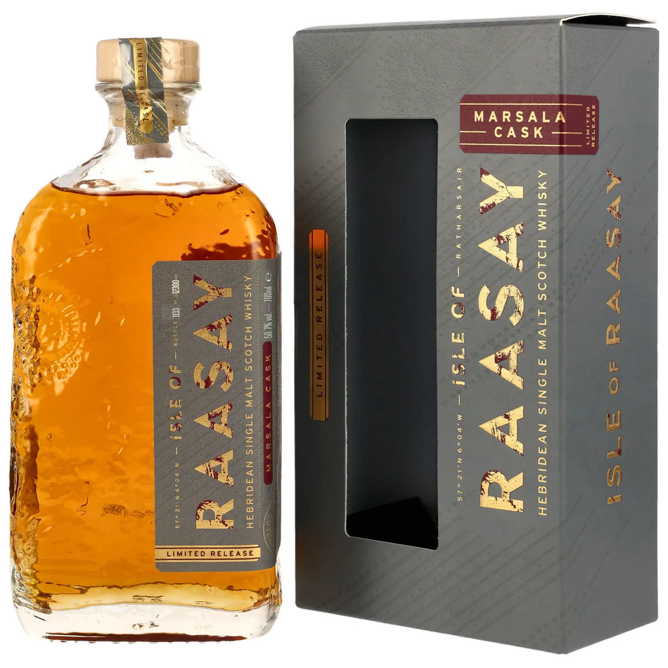 Vorderseite der Whiskyflasche und Verpackung vom Single Malt Isle of Raasay Marsala Cask 2021/2025